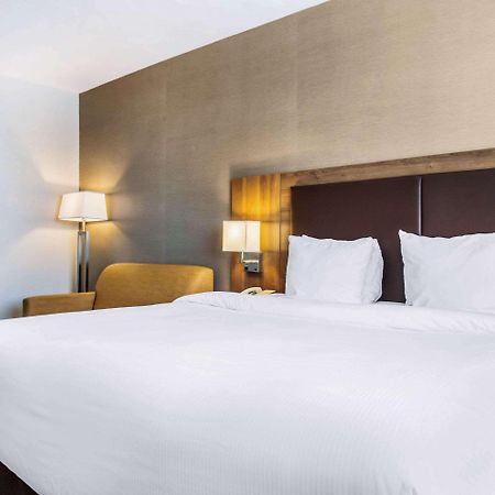 Quality Hotel Dorval Aeroport Bagian luar foto