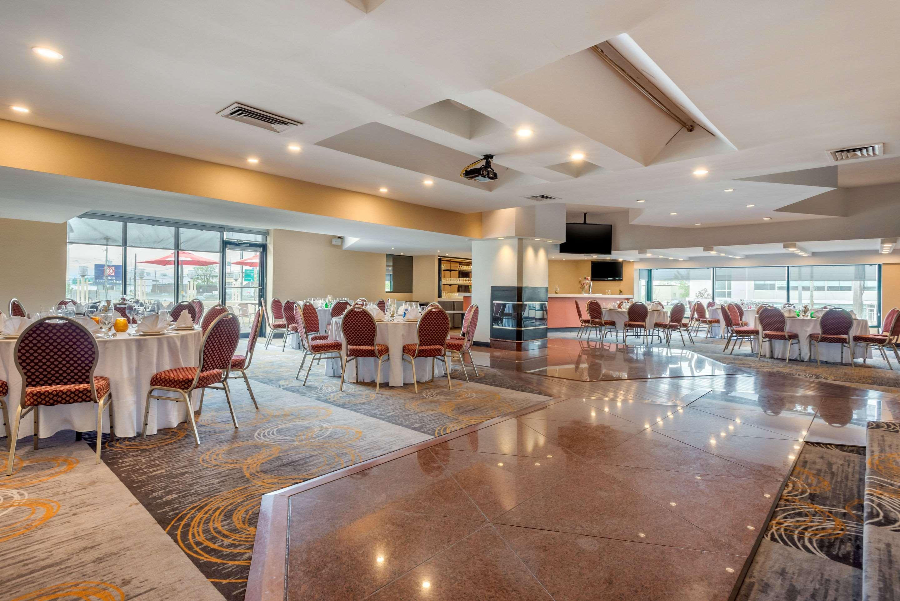 Quality Hotel Dorval Aeroport Bagian luar foto