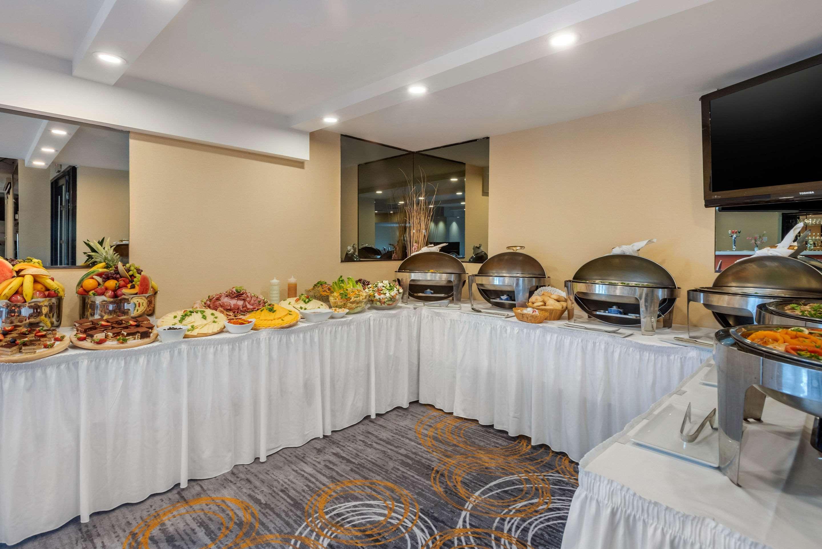 Quality Hotel Dorval Aeroport Bagian luar foto