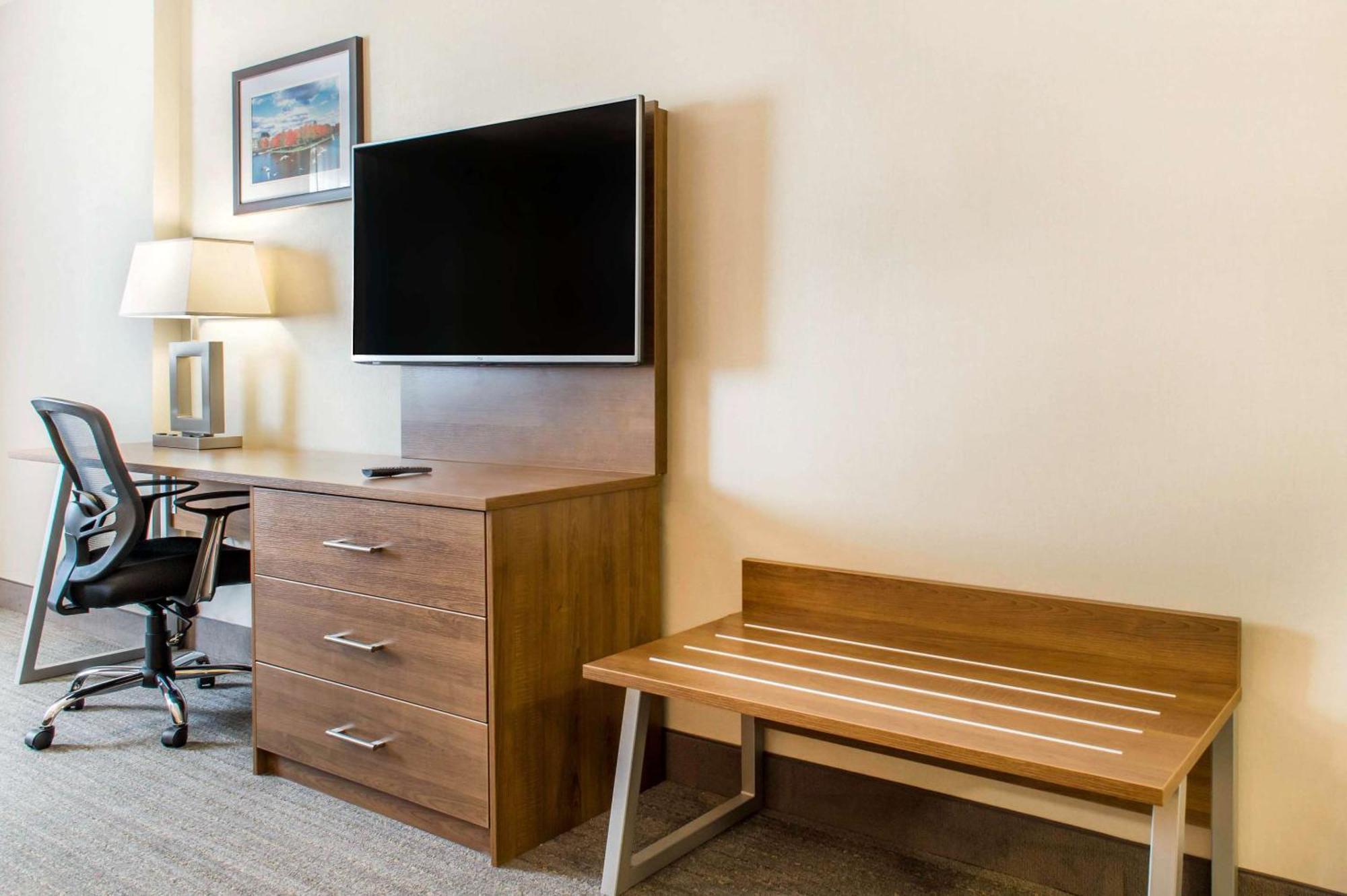 Quality Hotel Dorval Aeroport Bagian luar foto