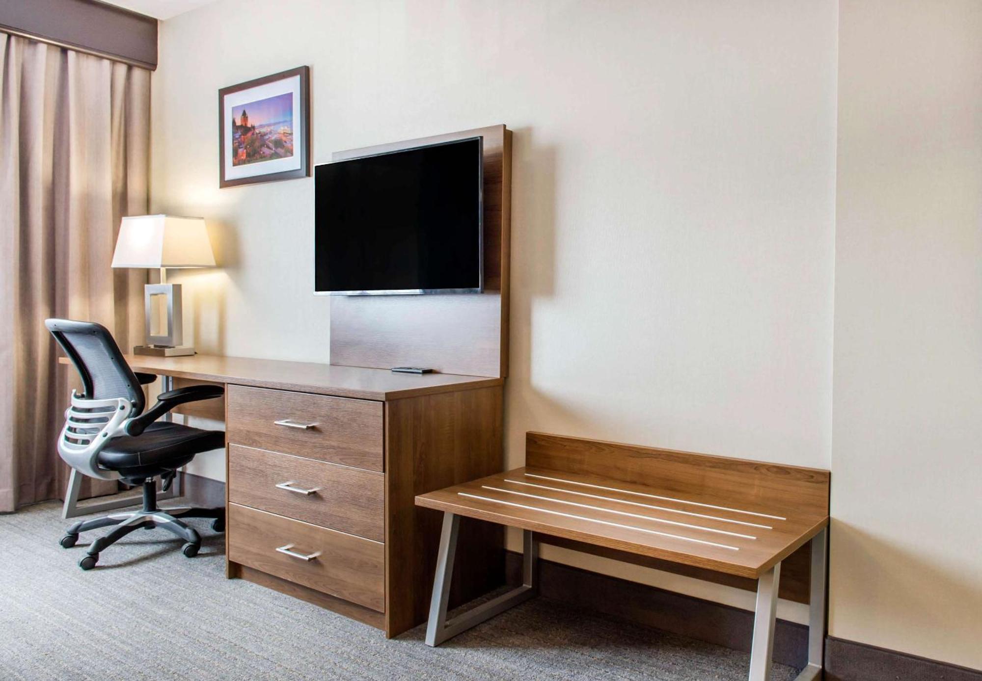 Quality Hotel Dorval Aeroport Bagian luar foto